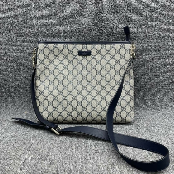 100% Authentic Gucci Leather Messenger Crossbody 450-102024 - Picture 2 of 16